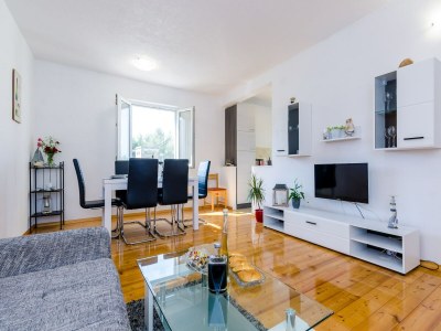 Apartment Apartment &  Rooms Maždin - One Bedroom Apartment with Balcony and Sea View - Features photo 17