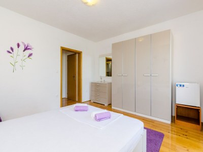 Apartment Apartment & Rooms Maždin - Triple Room with Balcony and Sea View ( Soba More ) - Features photo 17