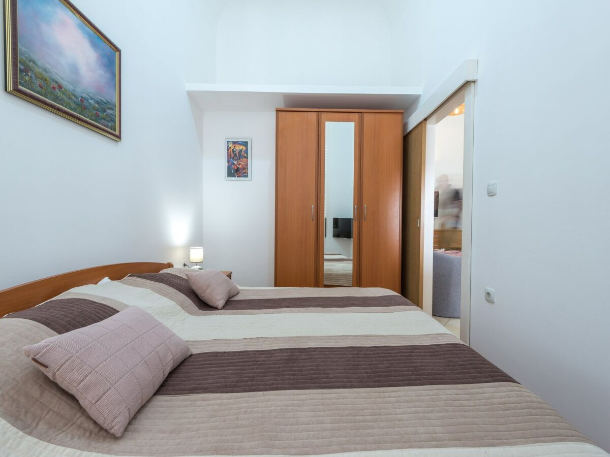 Apartment Apartment Old Writer - Two Bedroom Apartment with City View - Features photo 3