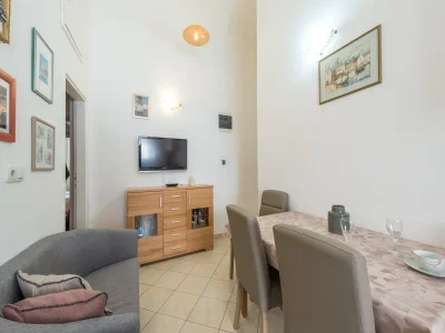 Apartment Apartment Old Writer - Two Bedroom Apartment with City View - Features photo 4