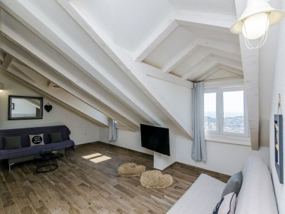 Apartment Apartments Life - Two Bedroom Apartment with Balcony and Sea View - Features photo 6