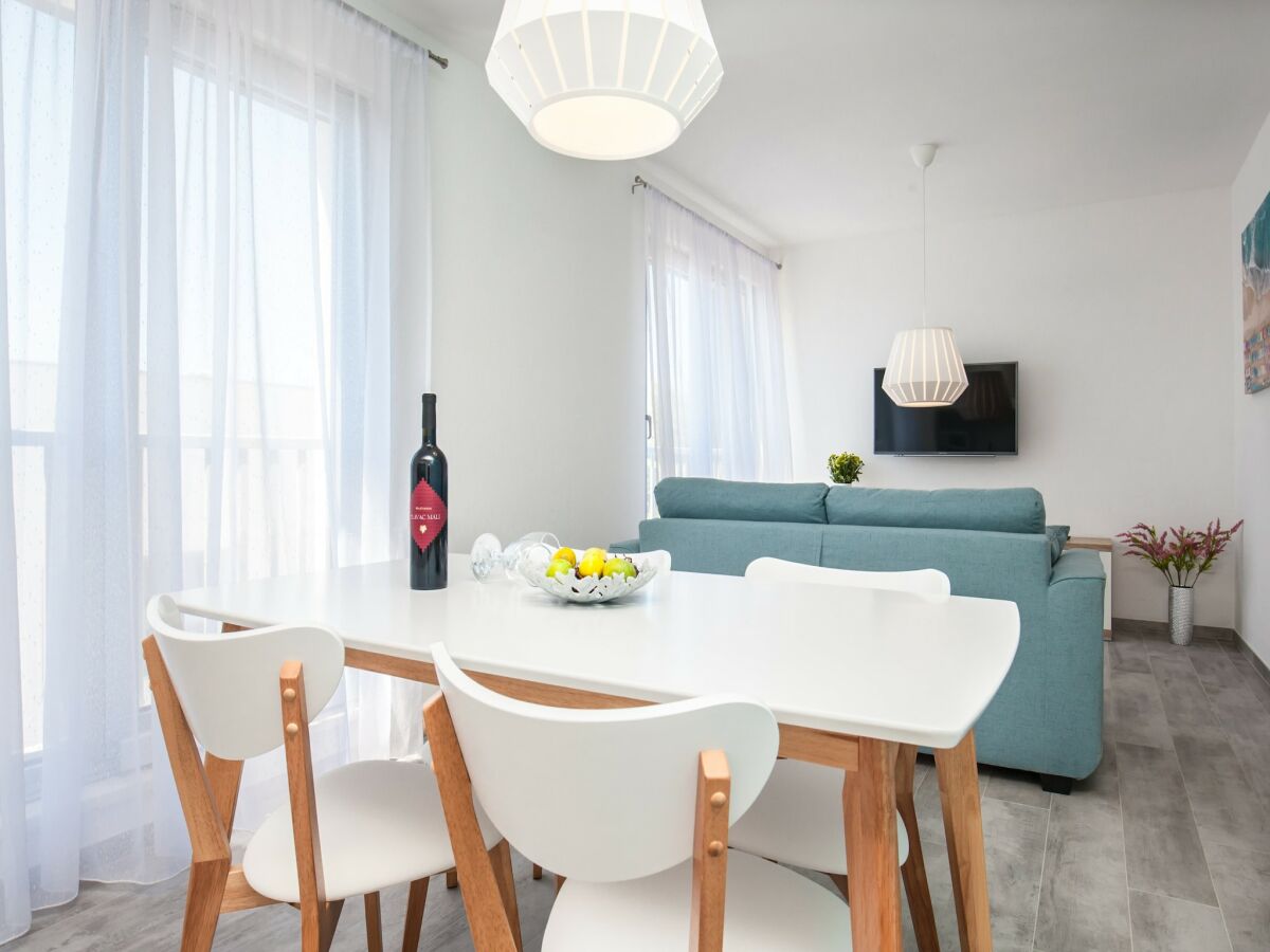 Apartment Apartments Dva Galeba - One Bedroom Apartment with Sea View (105)