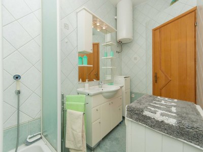 Apartment Apartment Brajki-Three Bedroom Apartment with Balcony and Sea View - Features photo 14
