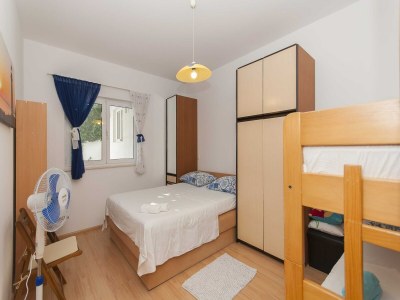 Apartment Apartment Brajki-Three Bedroom Apartment with Balcony and Sea View - Features photo 15