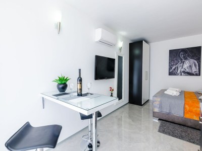 Apartment Apartment Lea - Studio Apartment - Features photo 18