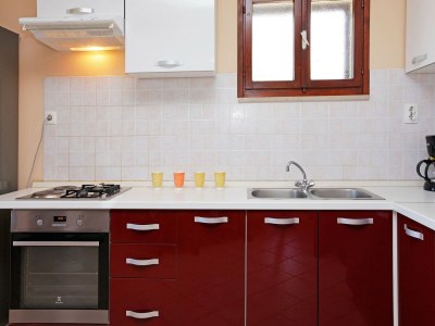 Holiday house Olive's Garden House - Three Bedroom Holiday Home with Terrace and Sea View - Features photo 19