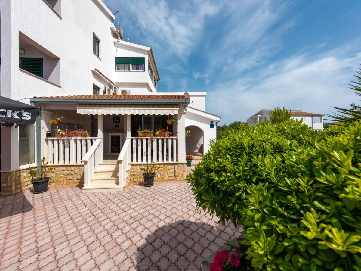 Apartment Apartments Karen - Two Bedroom Apartment with Balcony (A1) - Outdoor photo 5