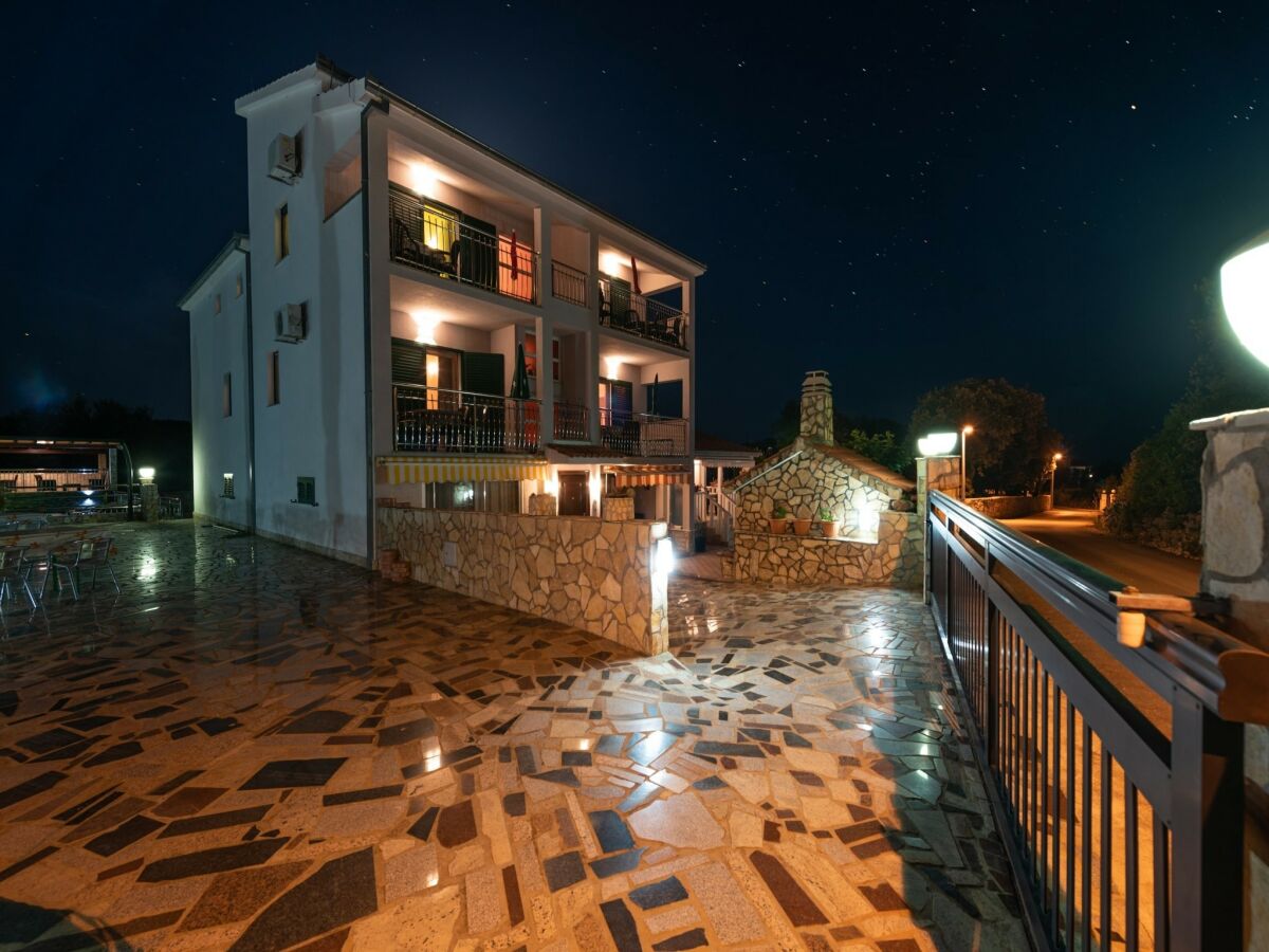 Apartment Apartments Karen - Comfort Two Bedroom Apartment with Balcony (A4) - Outdoor photo 5
