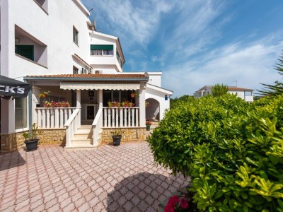 Apartment Apartments Karen - Comfort Two Bedroom Apartment with Balcony (A4) - Outdoor photo 3