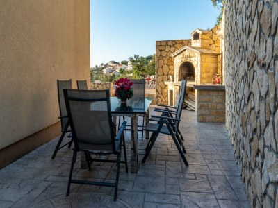 Apartment Apartments Palma - Two Bedroom Apartment with Balcony and Sea View  ( Veliki ) - Outdoor photo 7