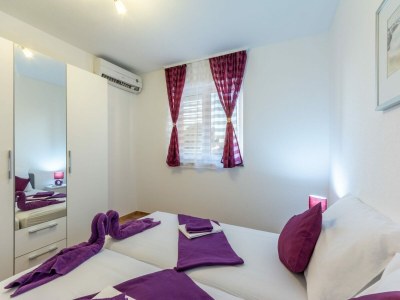 Apartment Apartments Palma - Two Bedroom Apartment with Balcony and Sea View  ( Veliki ) - Features photo 28