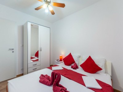 Apartment Apartments Palma - Two Bedroom Apartment with Balcony and Sea View  ( Veliki ) - Features photo 33