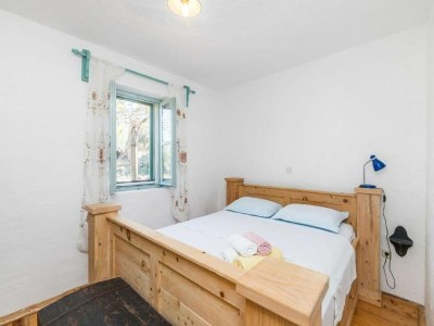 Holiday house Lavender Cottage-Two Bedroom  Holiday Cottage  with Terrace - Features photo 13