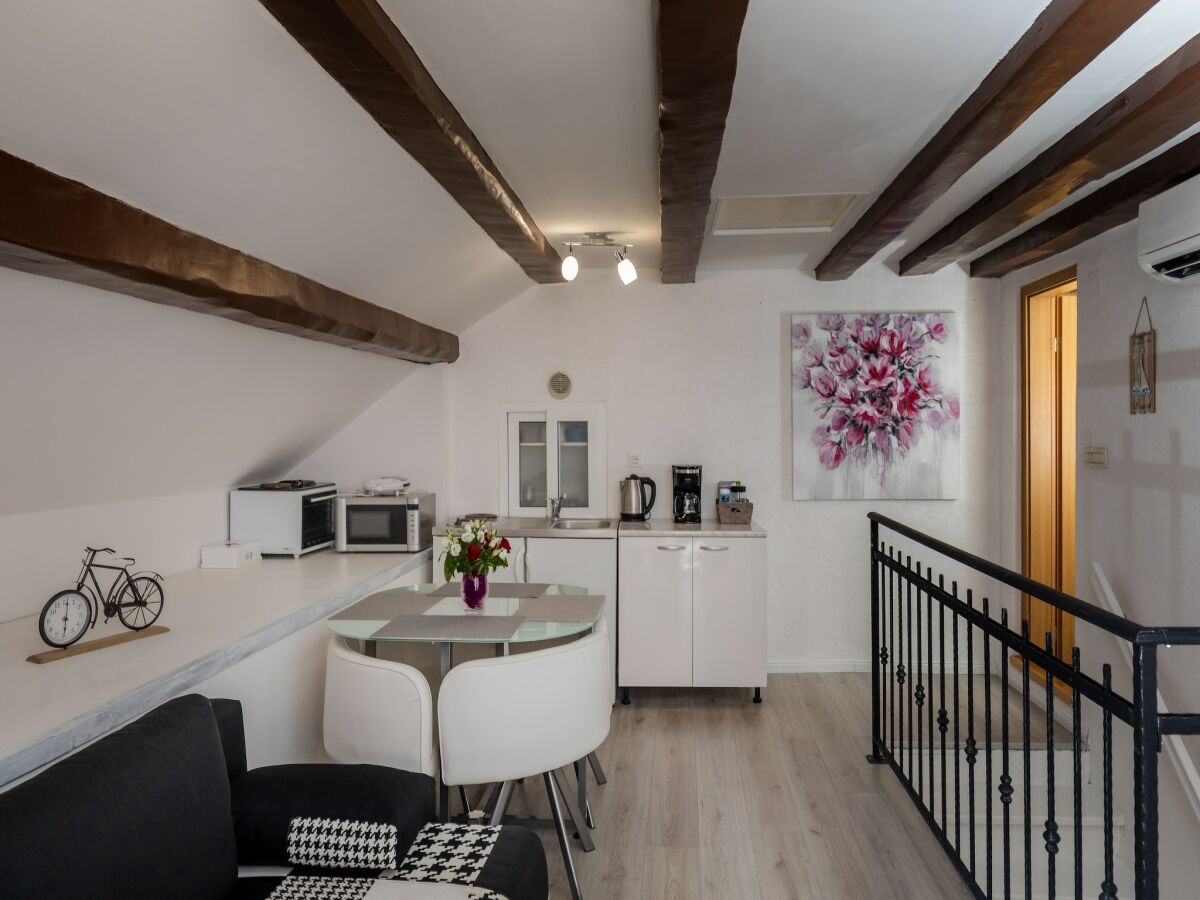 Apartment Old Town Charming Nest - One Bedroom Apartment