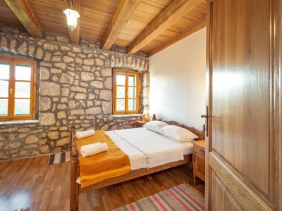 Villa Villa Lazini Dvori - Two Bedroom Stone House Villa with Private Pool - Features photo 14