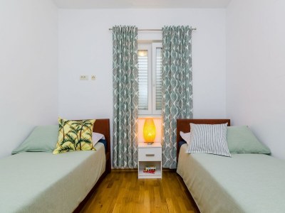 Apartment Private Garden Apartment Dubrovnik - Two-Bedroom Apartment with Garden and Terrace - Features photo 11
