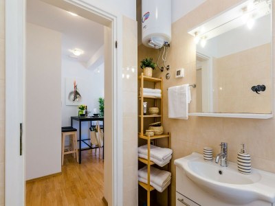 Apartment Private Garden Apartment Dubrovnik - Two-Bedroom Apartment with Garden and Terrace - Features photo 13