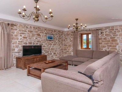 Holiday house Holiday Home Lovište-Three Bedroom Holiday Home with Pool and  Sea View - Features photo 9