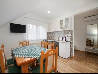 Apartment Apartment Josipa- Two-Bedroom Apartment - Features photo 15
