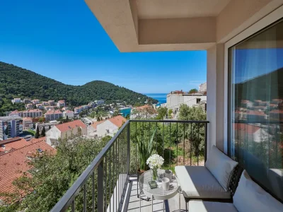 Apartment Apartment Blù-Two Bedroom Apartment with Terrace and Sea View in Mokošica - Apartment