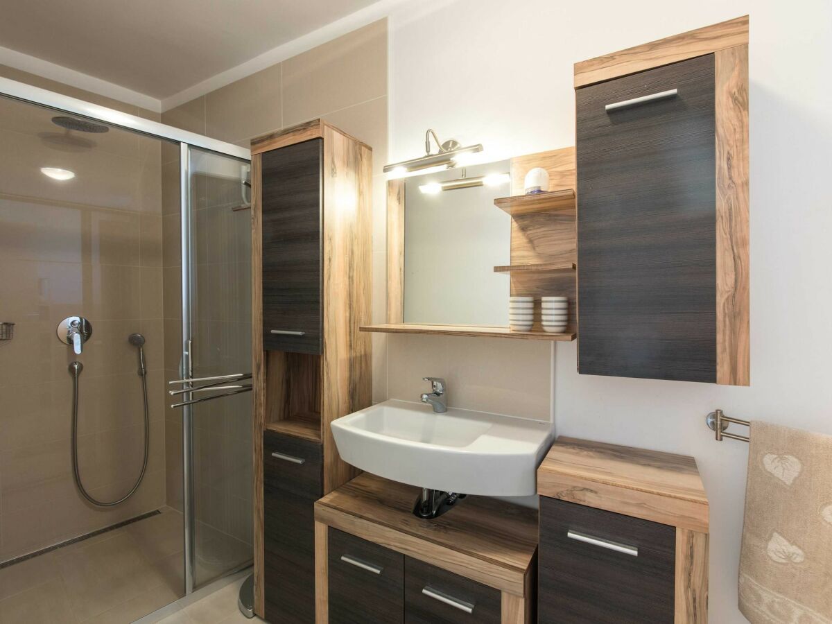 Apartment Apartment Salvagno - Two Bedroom Apartment with Balcony and Sea View - Features photo 3
