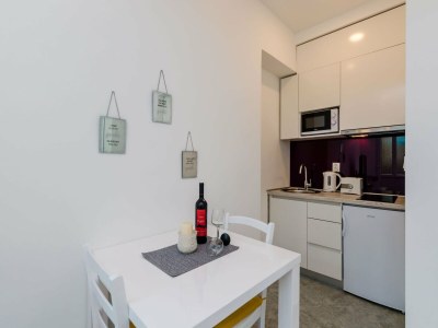 Apartment Apartments  L&M - Studio Apartment with Terrace (Vlahinić) - Features photo 2
