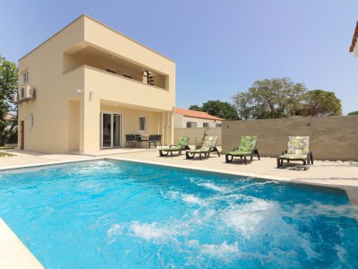 Villa Villa Sunshine with private hot tub in Peroj - Villa