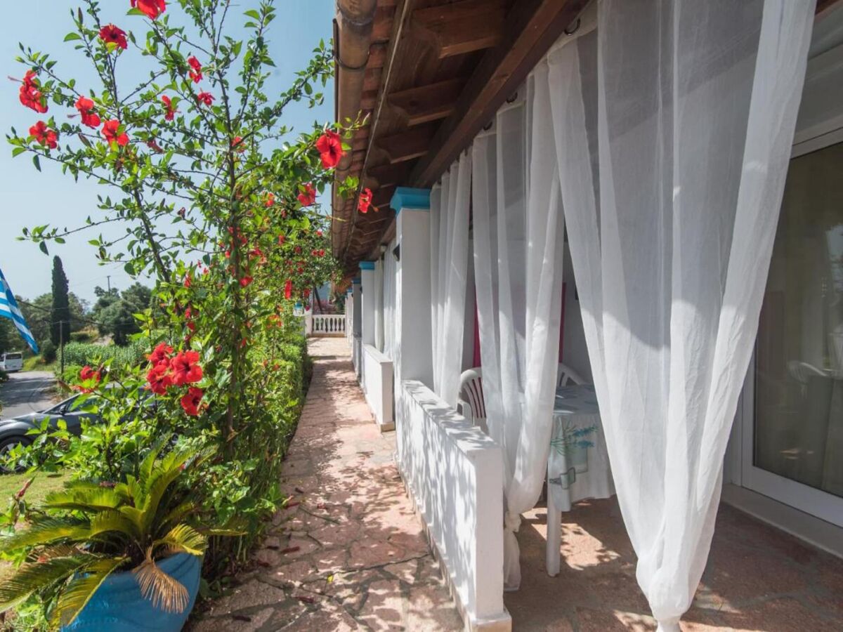 Apartment Romantic apartment in Mpenitses with shared pool