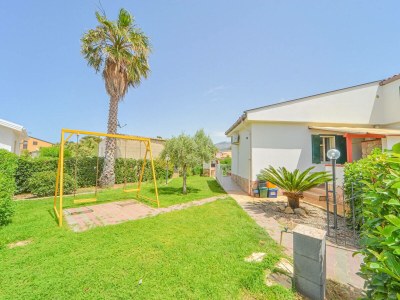 Holiday house Villa Aurora in Campofelice di Roccella - Holiday house