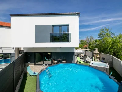 Villa Villa Veroniq with pool and jacuzzi in Hlapa - Villa