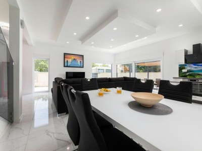 Villa Villa Veroniq with pool and jacuzzi - Features photo 18