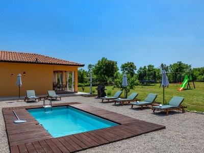 Holiday house Villa Maria in Nedešćina - Holiday house