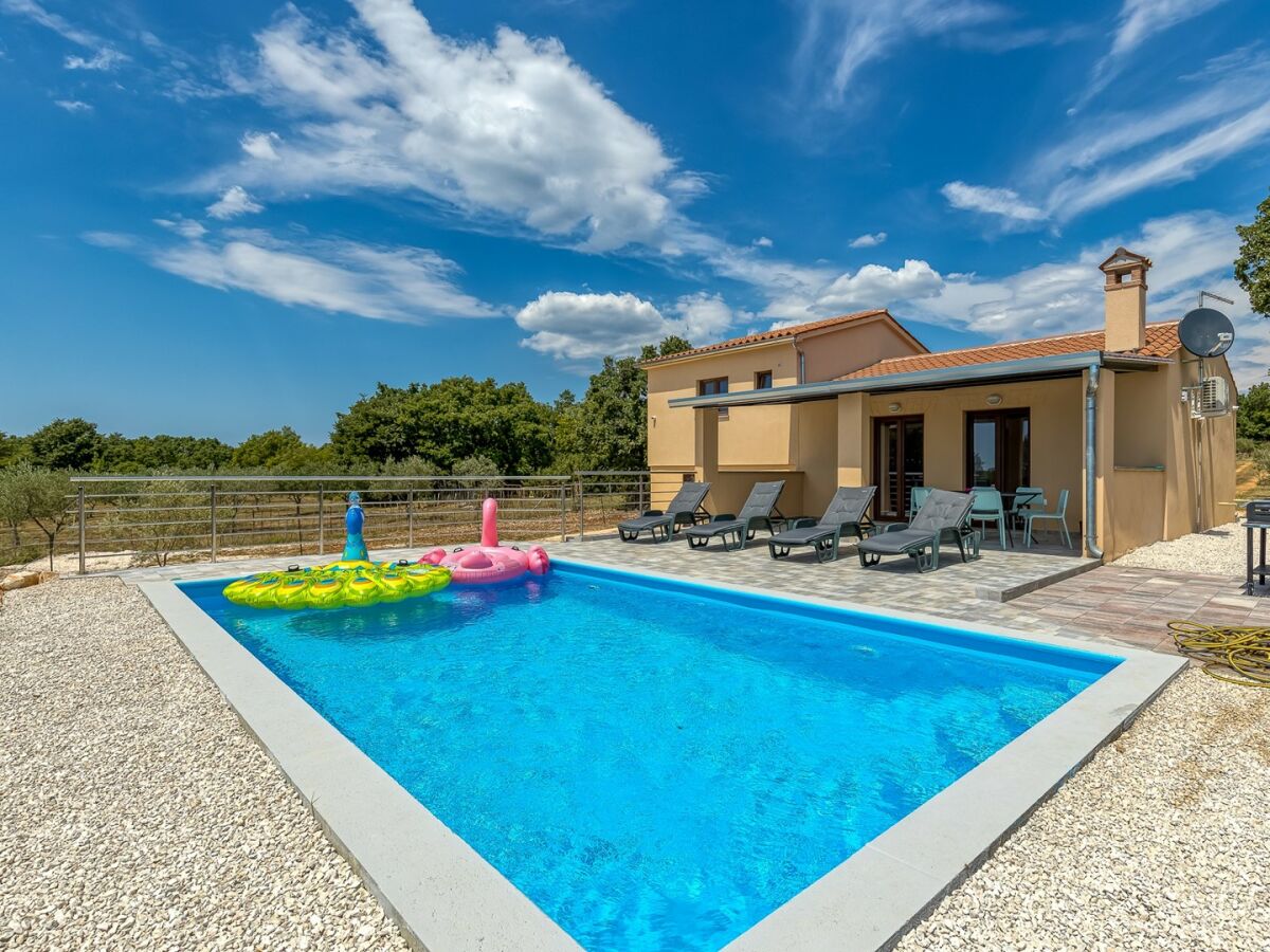 Holiday house Karbonaca