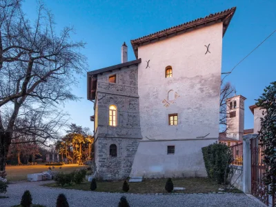 Holiday house Vicinia with garden in the castle - Outdoor photo 15