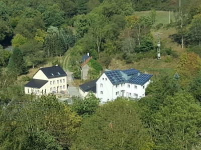 Apartment Ferienhaus Eifellandhaus (bis 21 Personen) in Zweifelscheid-Engelsdorf - Apartment