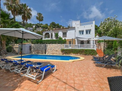 Villa Elegant Villa with Pool - Villa