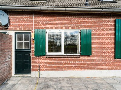 Farmhouse Farmhouse in Silvolde with Hot Tub - Features photo 24