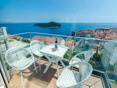 Apartment Apartments Isabora - Comfort Three-Bedroom Apartment with Balcony and Sea View (Second Floor) - Outdoor photo 8