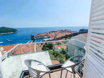 Apartment Apartments Isabora - Comfort Three-Bedroom Apartment with Balcony and Sea View (Second Floor) - Outdoor photo 10