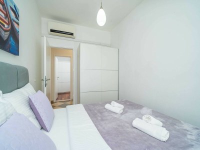 Apartment Apartments Isabora - Comfort Three-Bedroom Apartment with Balcony and Sea View (Second Floor) - Features photo 22
