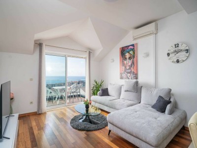 Apartment Apartments Isabora - Comfort Three-Bedroom Apartment with Balcony and Sea View (Second Floor) - Outdoor photo 32