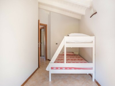 Holiday house Einladendes Ferienhaus in Sale Marasino mit Sauna - Features photo 15