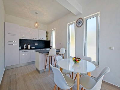 Apartment Apartments Grljević - One Bedroom Apartment with Balcony and Sea View (A4) in Mlini - Apartment