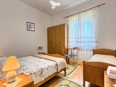 Apartment Apartment Lucija - Three Bedroom Apartment with Balcony - Features photo 15