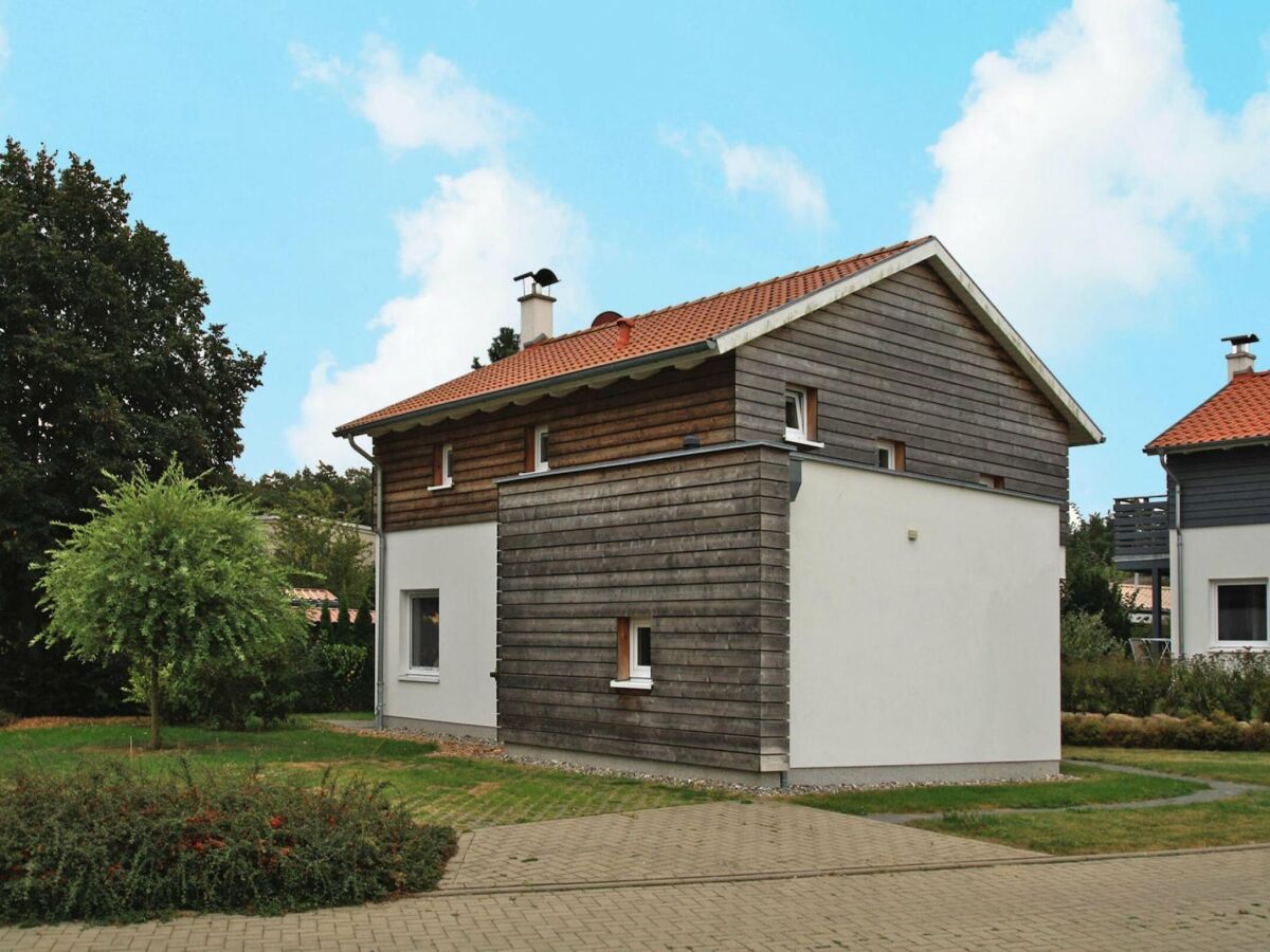 Holiday house Ferienhaus An de Linn, Nakenstorf - Outdoor photo 2