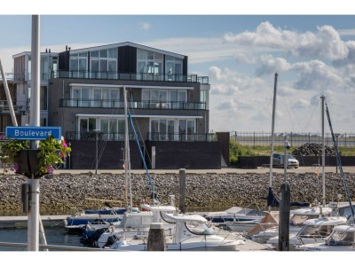 Apartment Apartment in Sint-Annaland with Water Views - Outdoor photo 14