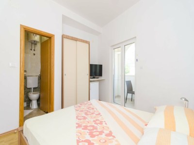 Apartment Apartments &amp; Rooms Barišić - Double Room with Balcony and City View(First Floor)(Soba 11) - Features photo 8