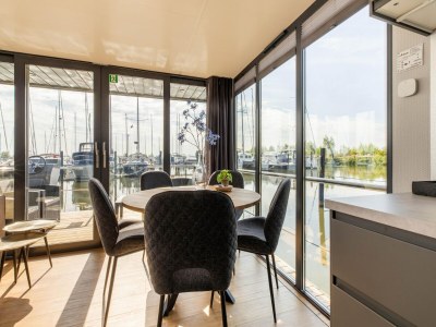 House boat Houseboat in Volendam Marina - Features photo 17