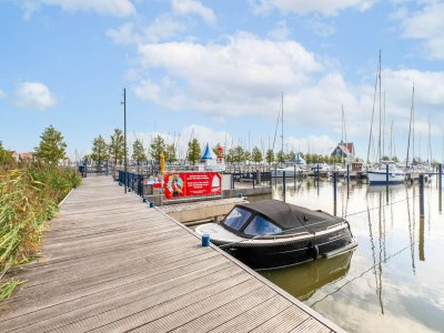 House boat Houseboat in Volendam Marina - Environment photo 26