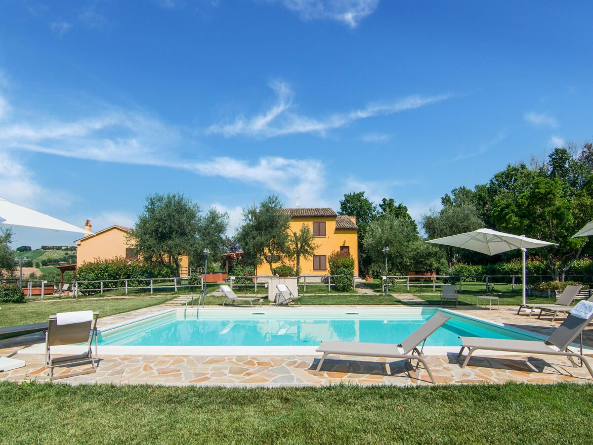 Holiday house Villa in Ostra Vetere with Pool and Jacuzzis